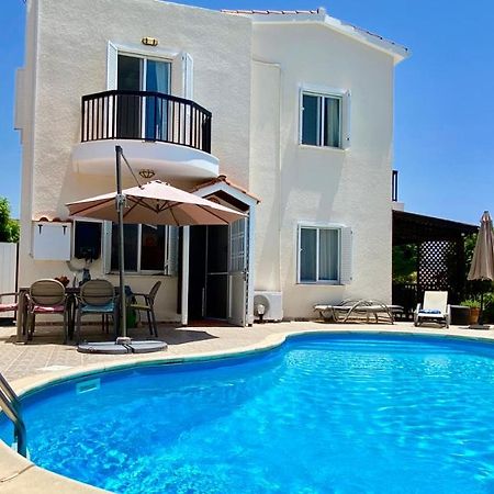 Villa Alicia With Priv Pool, Beautiful Garden And Shady Veranda- 5 Min To The Beach Пея Екстериор снимка