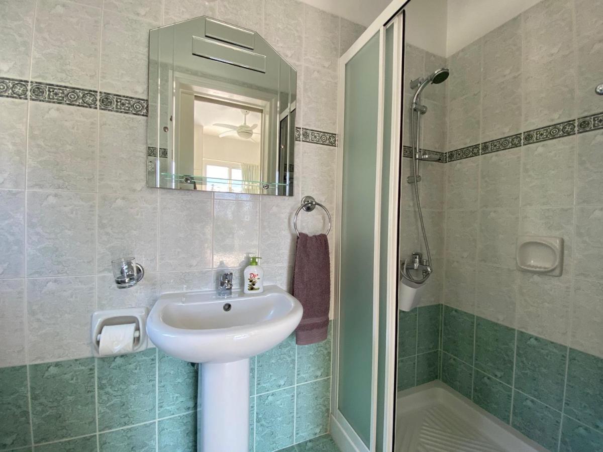 Villa Alicia With Priv Pool, Beautiful Garden And Shady Veranda- 5 Min To The Beach Пея Екстериор снимка