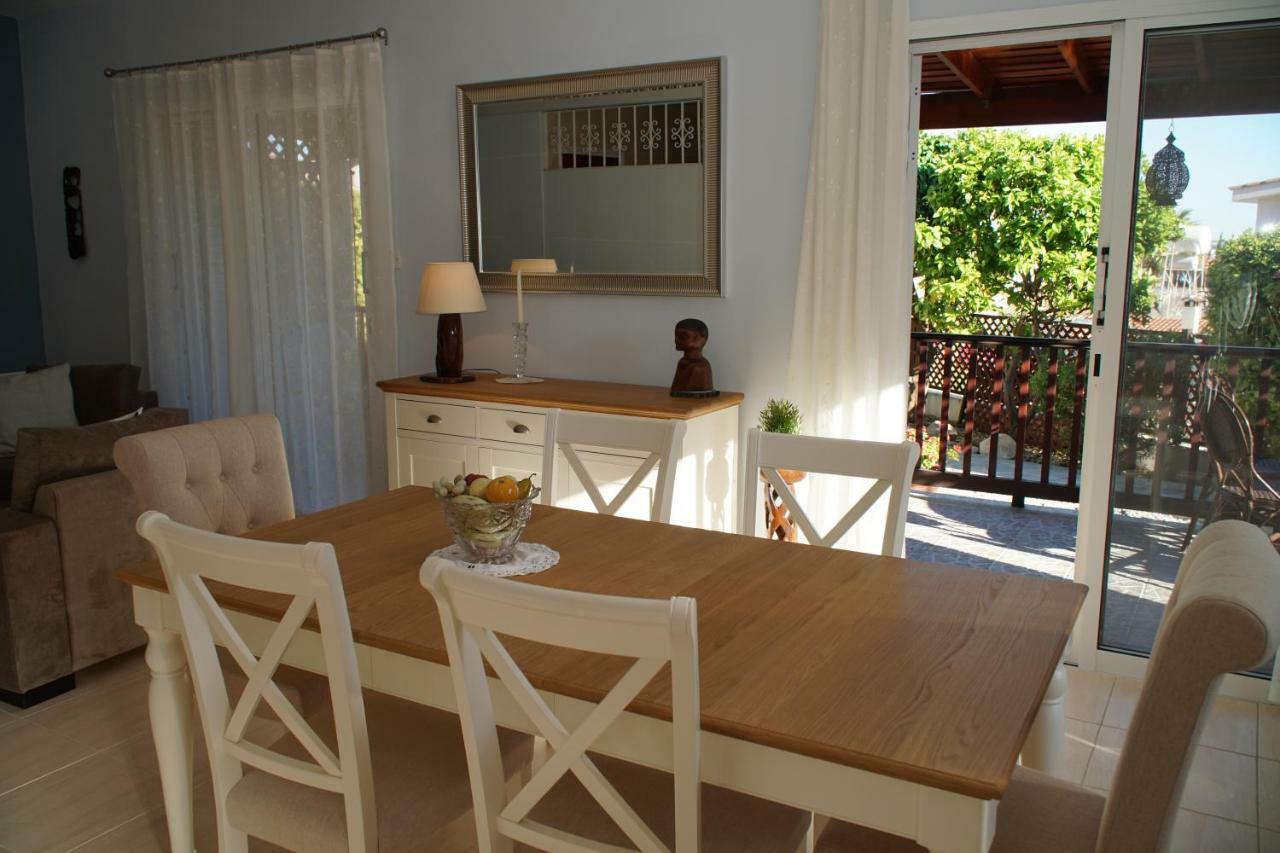 Villa Alicia With Priv Pool, Beautiful Garden And Shady Veranda- 5 Min To The Beach Пея Екстериор снимка