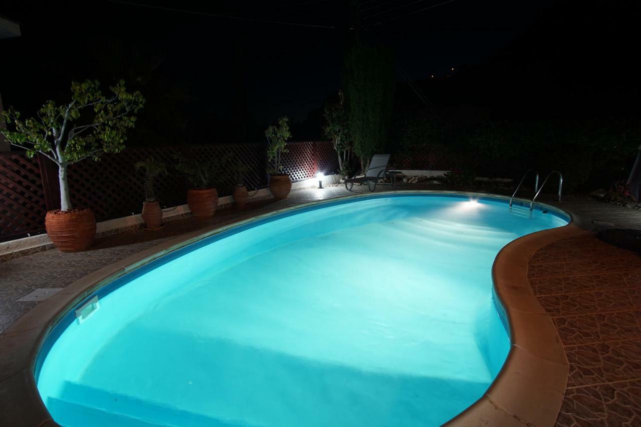 Villa Alicia With Priv Pool, Beautiful Garden And Shady Veranda- 5 Min To The Beach Пея Екстериор снимка