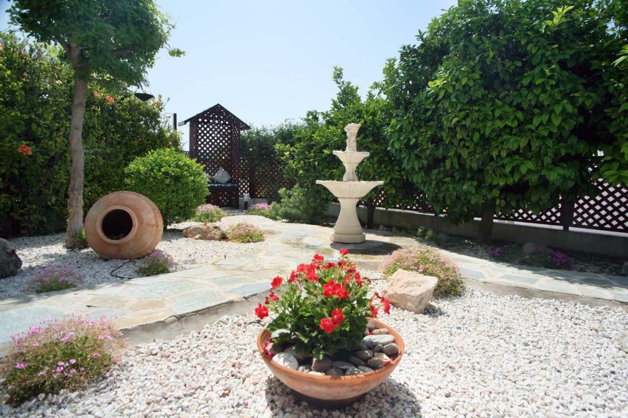 Villa Alicia With Priv Pool, Beautiful Garden And Shady Veranda- 5 Min To The Beach Пея Екстериор снимка